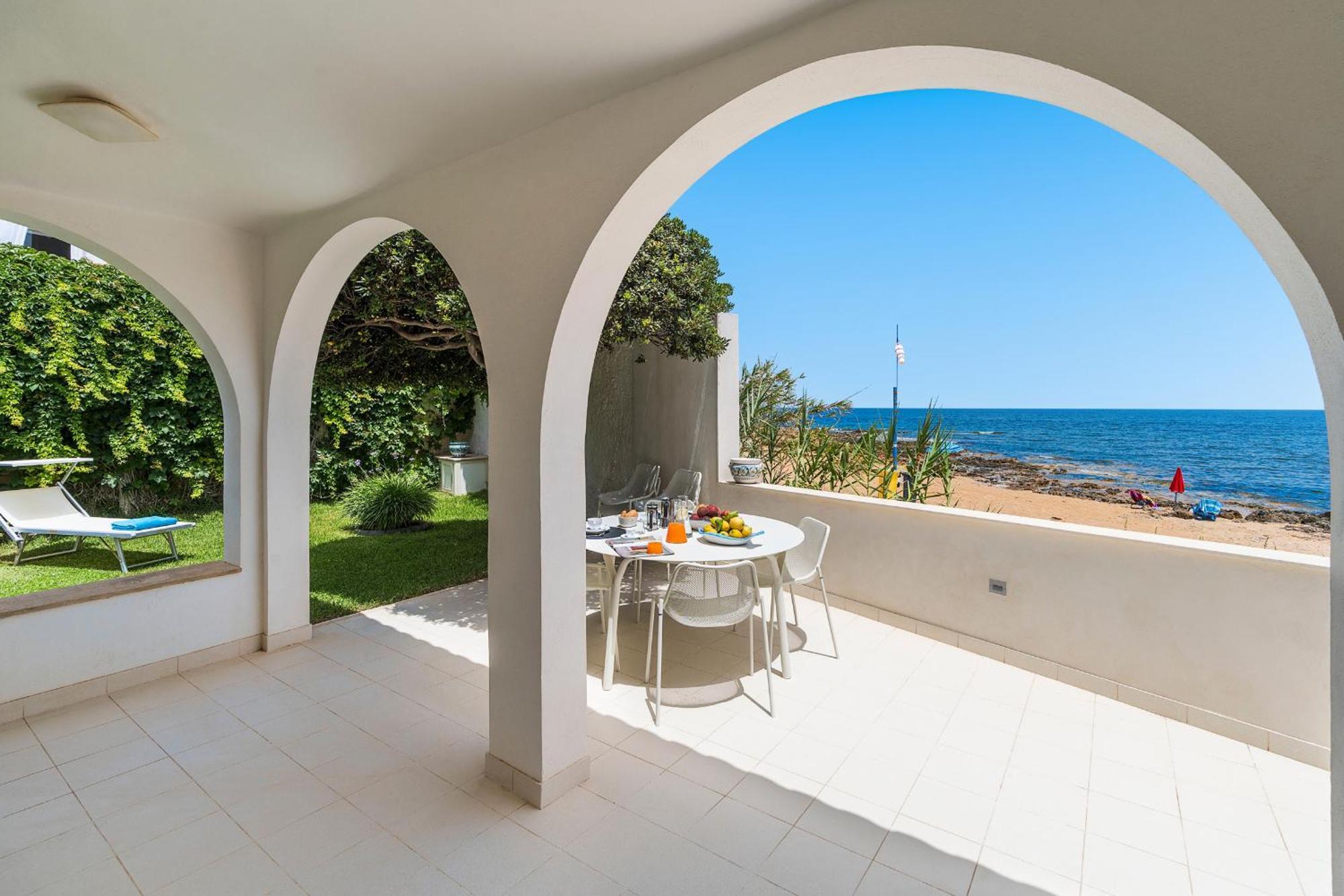 Brezza Marina Vila Calabernardo Exterior foto